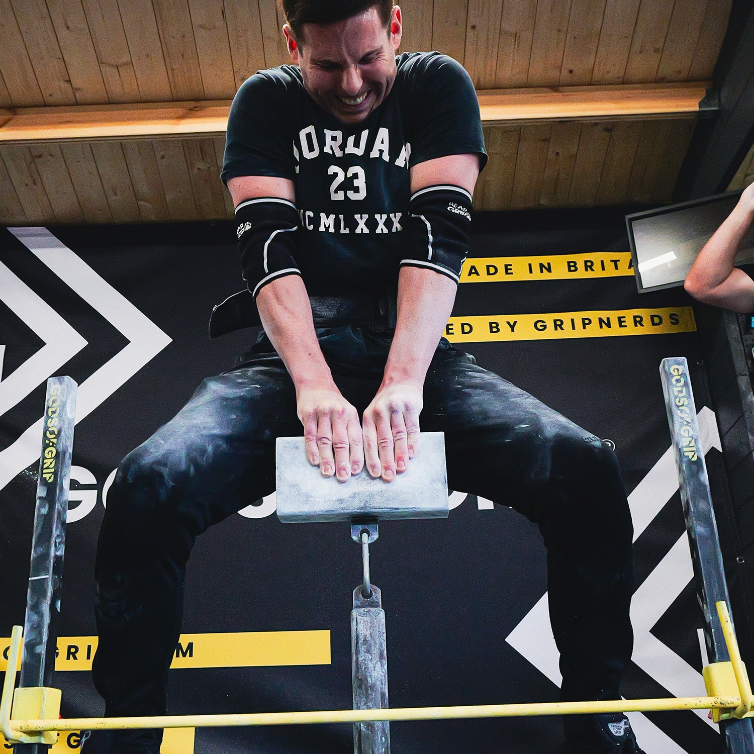 The Beast 2 Handed Pinch Block